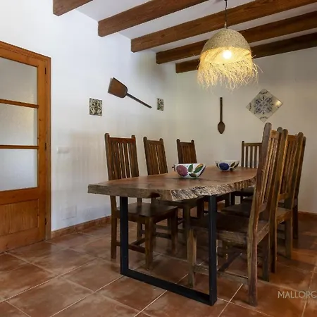 Ferienhaus Mit Privatpool Fuer 8 Personen Ca 297 Qm In Pollenca, Mallorca Nordkueste Von Mallorca